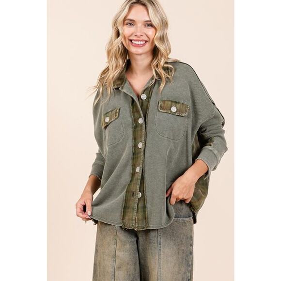 Mittoshop Mineral Washed Plaid Pattern Button Down Chest Pockets Shacket | Olive - Picture 4 of 6